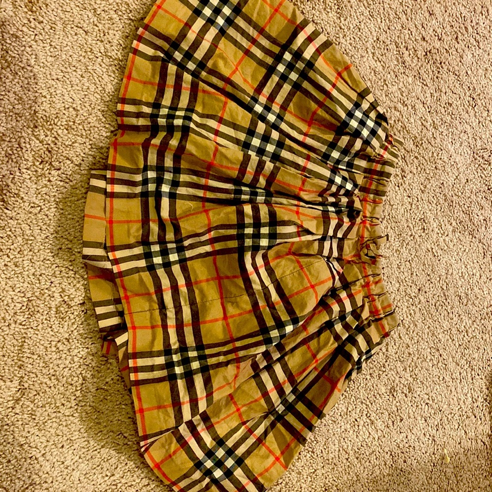 Burberry pleated skirt